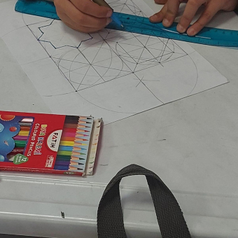 GEOMETRİK DESENLER ATÖLYESİ