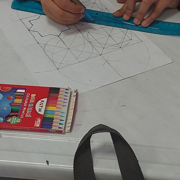 GEOMETRİK DESENLER ATÖLYESİ